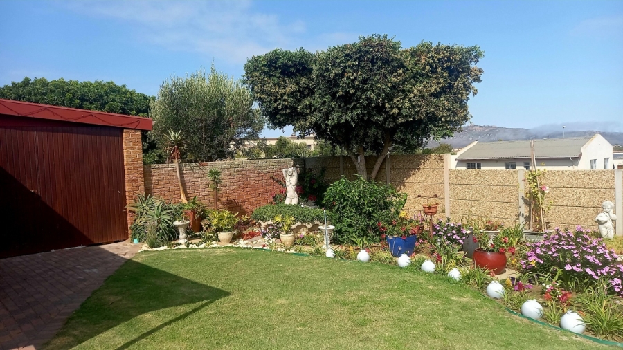 To Let 1 Bedroom Property for Rent in Middedorp Western Cape